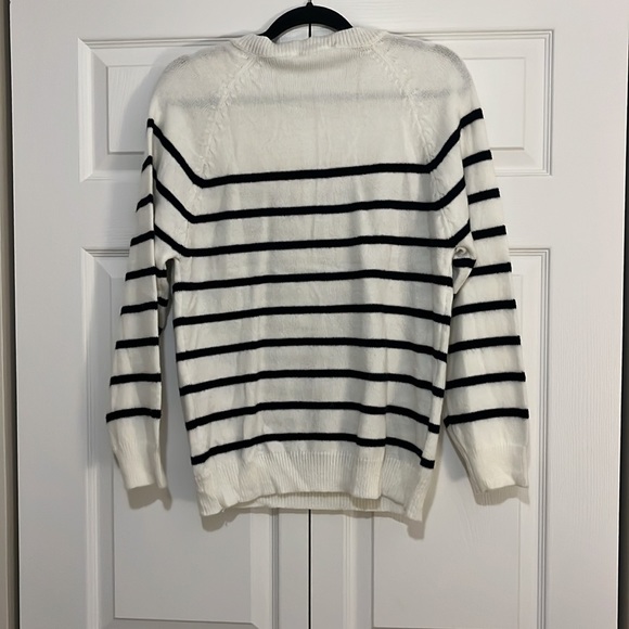 NWT Super soft black and white striped sweater - Small - Picture 5 of 5